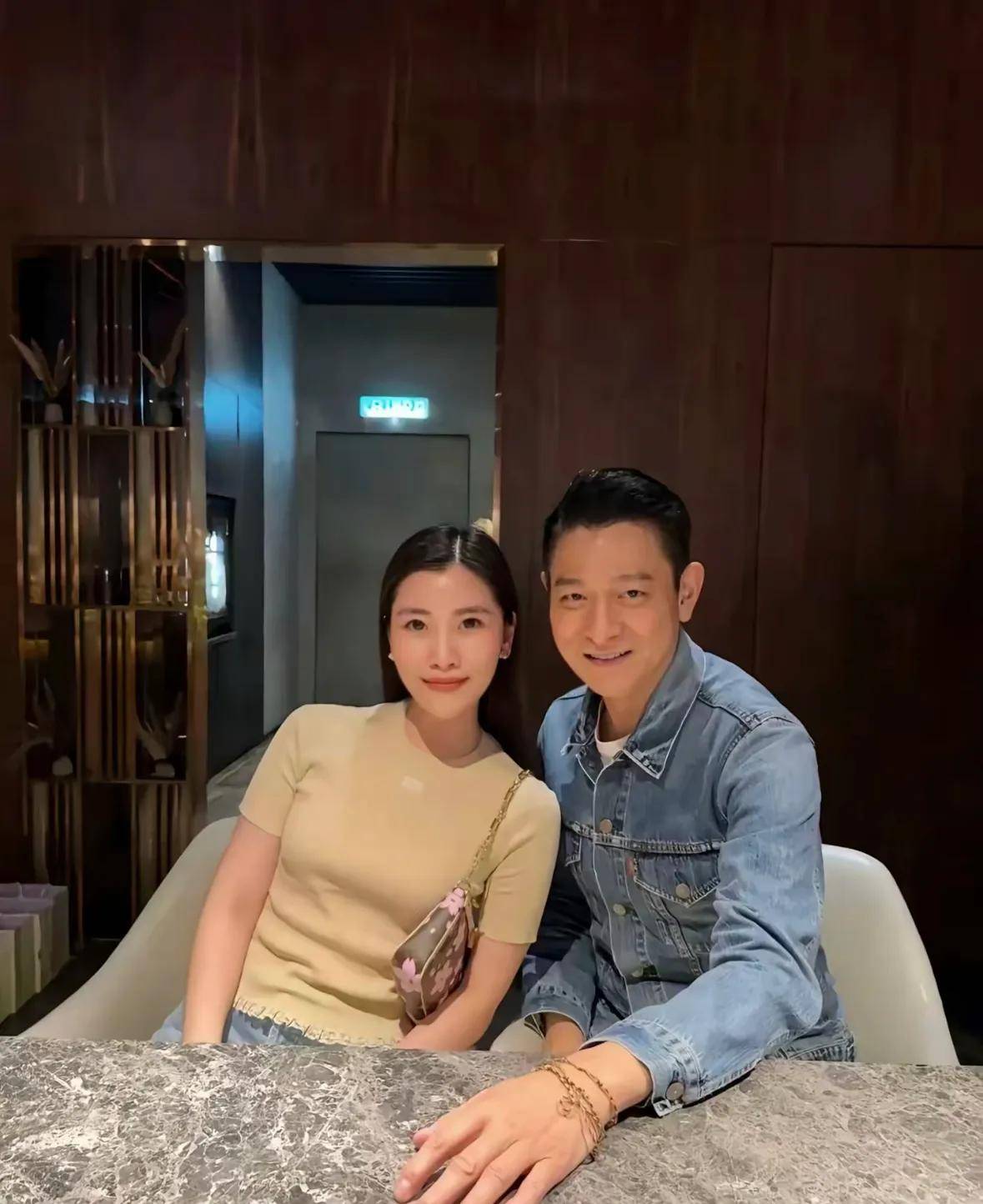 万舅舅顶级排场设宴身家52亿跻身富豪榜新葡京网上赌场刘德华陪妻返马探亲！亿