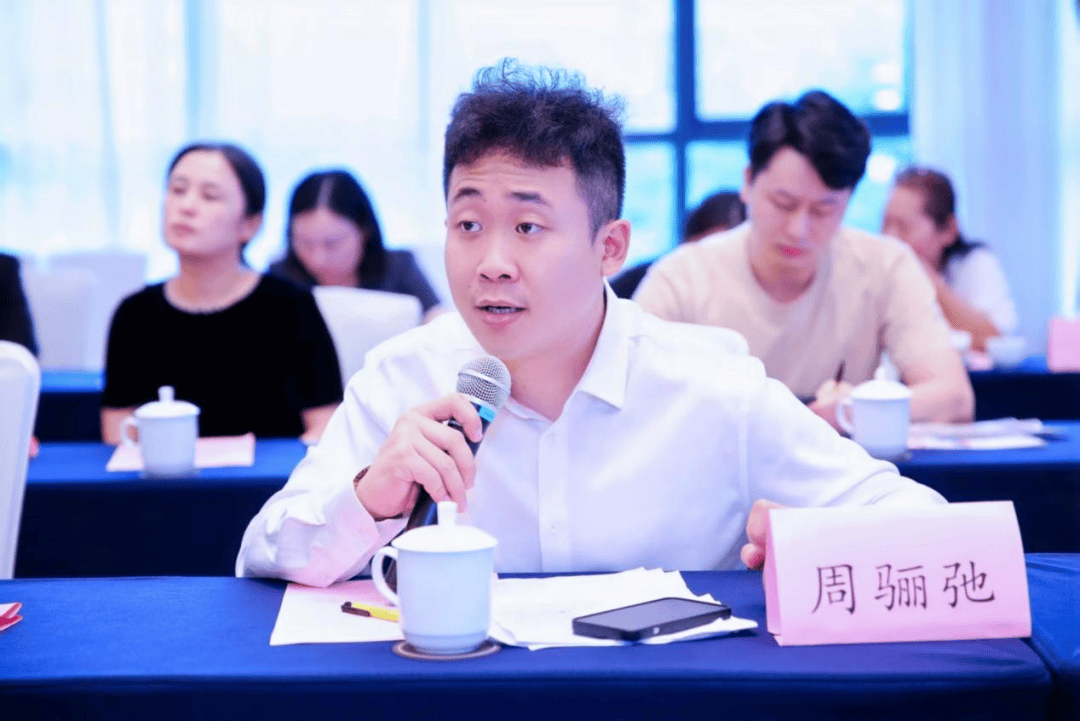 串飞”“小车小团”高端定制游（线路含兴义）澳门新葡京“贵客”专属！贵州在深推介“支支(图4)