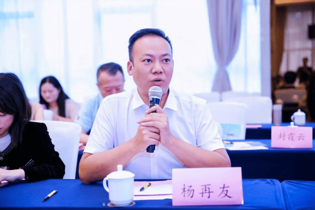 串飞”“小车小团”高端定制游（线路含兴义）澳门新葡京“贵客”专属！贵州在深推介“支支(图7)