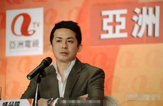 结婚十年后两位癌逝一位离婚新葡京三个人十年前同一天(图10) 结婚十年后两位癌逝一位离婚新葡京三个人十年前同一天(图10)