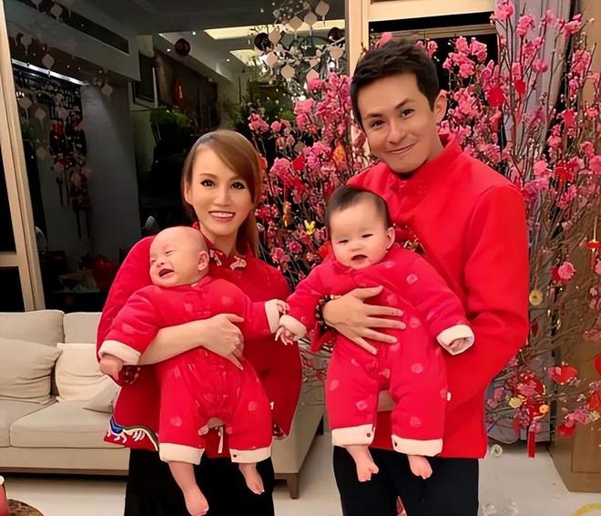 结婚十年后两位癌逝一位离婚新葡京三个人十年前同一天(图14) 结婚十年后两位癌逝一位离婚新葡京三个人十年前同一天(图14)