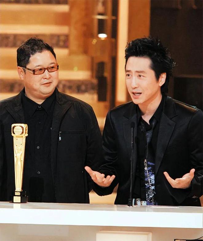 结婚十年后两位癌逝一位离婚新葡京三个人十年前同一天(图24) 结婚十年后两位癌逝一位离婚新葡京三个人十年前同一天(图24)